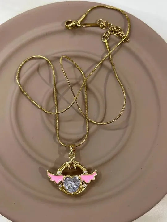Pembe Kanatlar Kalp Altın Renk Kolye